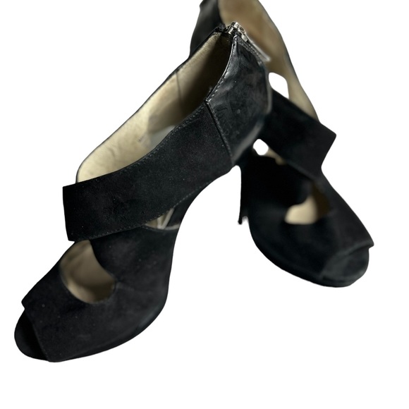 Michael Kors Black Suede Back Zipper Heels Sz 7M